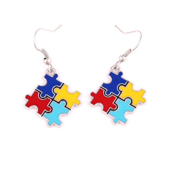 Nouveauté sensibilisation à l'autisme motif d'espoir appliqué à la main émail couleurs charme avec trous Puzzle pièce boucles d'oreilles cadeau 289M