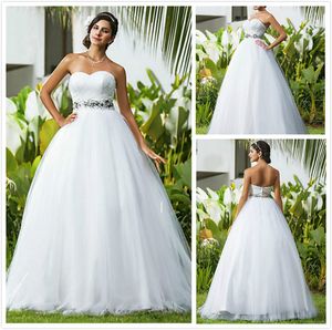 Recién llegado Salón Vestido de novia Clásico Atemporal Elegante Lujoso Simplemente sublime Hasta el suelo Escote en forma de corazón Tul con Cuentas