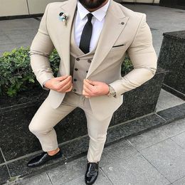 Nieuwe Collectie Beige Mannen 3 Stuk Pak Slim Fit Mannen Wedding Tuxedos Peak Revers Een Knop Blazer Formele Pakken colbert Broek Ve243G