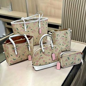 Nouvelle arrivée C Print Cherry Tote Sac Femmes Totes sous les bras Multipliers Sac de créateurs Formes de luxe sacs à main en cuir Porquettes à bandoulière 230119