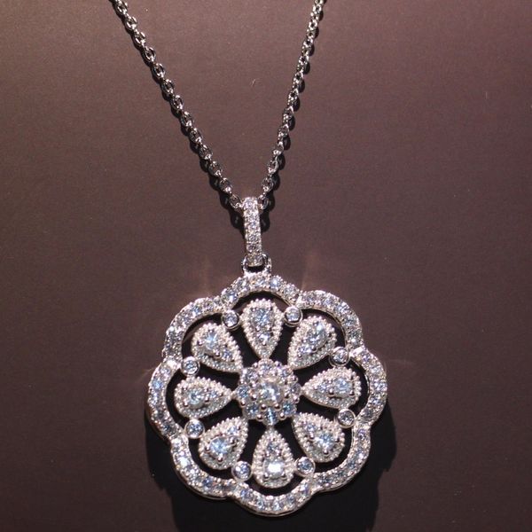 Nouvelle Arrivée Cool Fleur Pendentif De Luxe Bijoux 925 Argent Remplir Plein Pave AAA Cubique Zircone Micro CZ Chanceux Collier pour Femmes Q0531