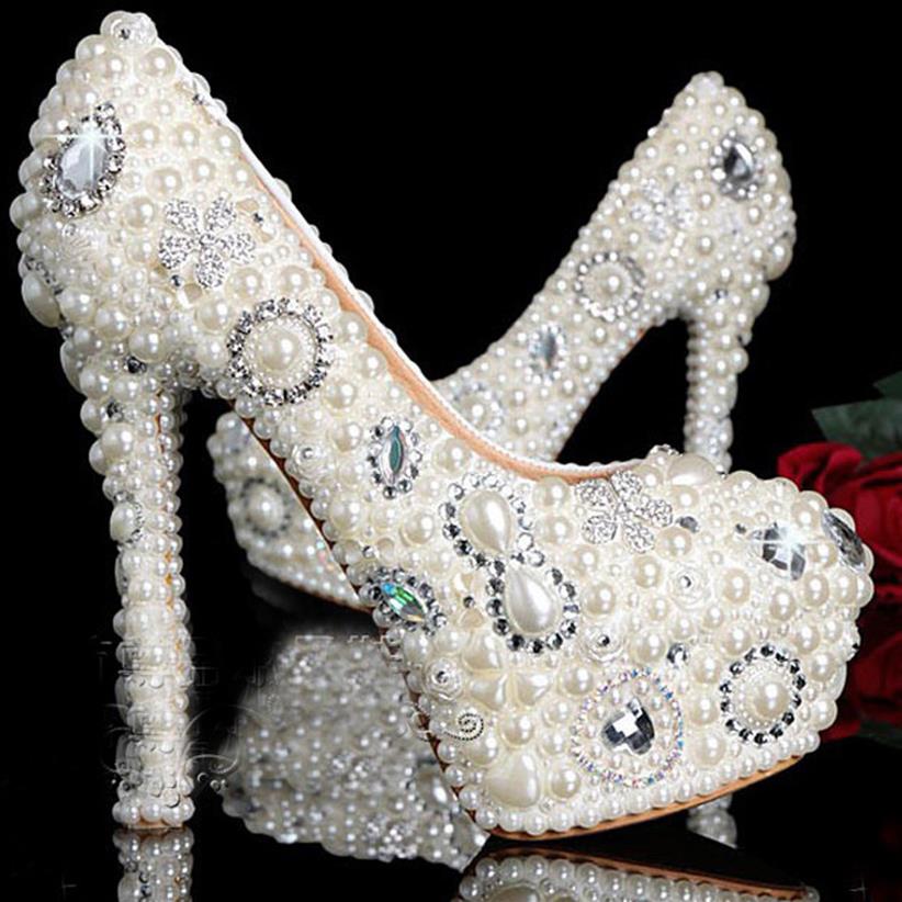 Nouvelle arrivée cristal et perle chaussures de mariage blanc robe de mariée chaussures talon aiguille bout rond dame anniversaire fête Shoes224S