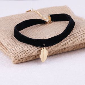 Nieuwe Collectie Leuke Plant Gouden / Zilver Blad Hanger Zwart Korea Velvet Touw Choker Kraag Ketting Vrouwelijke Collier Bijoux Meisjes Gift EFN011V