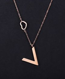 Nouveauté marques célèbres alphabet design dames style bijoux femme lettre V charmes collier en acier inoxydable pour women3154047