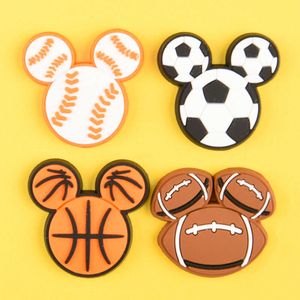 NIEUWE AANKOORD MADUSBAAR Soft PVC Clog Charms Shoes Accessoires Cartoon Football Charms For Clogs