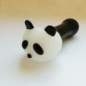 Nueva llegada Tubos de mano de vidrio Estilo panda creativo Quemador de tabaco Plataforma para fumar Bong 11 cm de longitud