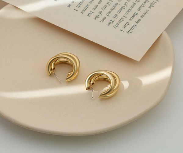 Nouvelle arrivée de haute qualité boucle d'oreille dorée mate cerceau boucles d'oreilles en argent pour femmes hommes brève conception bijoux partie cadeau de mariage 8307372