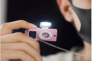 Nieuwe collectie Hip Hop Simulatie Camera Ketting Mannen en Vrouwen Creatieve Hanger Student Sieraden Kan geluid maken Klik met flits Chil9632781