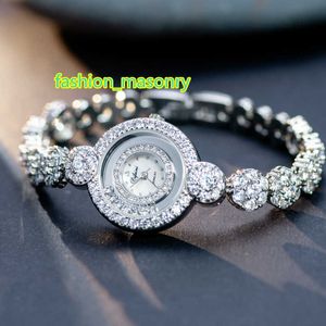 Nieuwe aankomst Iced Uit Quartz Designer kijkt beroemde merken Moissanite Women Luxury Brand Analog Full Diamond Rhinestone Watch