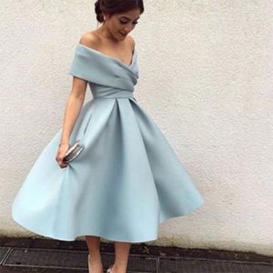 Nouvelle arrivée robe de cocktail bleu clair sur l'épaule longueur de thé robes de bal courtes de haute qualité robes de soirée formelles 242m