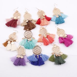 2021New Arrivée Belle Dolly Design Dangle Lustre Tissu Style Femmes Boucles D'oreilles Avec Quad Glands Et Feuilles De Métal Multi Couleurs En Gros