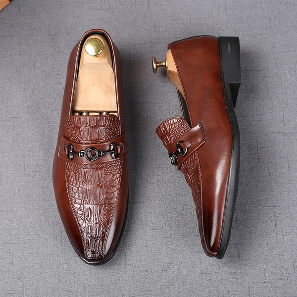 Nouveauté hommes mode décontracté noir/marron paillettes loisirs sans lacet Rivets mocassins homme fête robe de mariage chaussures 38-44