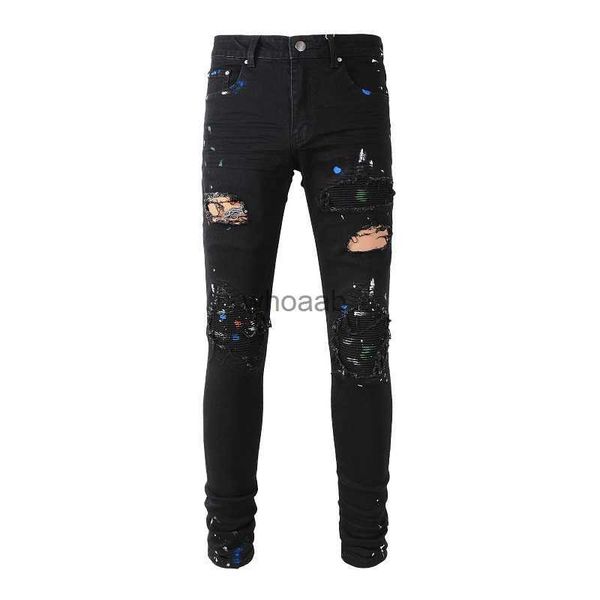 Nouvelle arrivée Fashion masculine en détresse peinture noire streetwear skinny détruit trou bandana côtes patch jeans peints Hkd230812