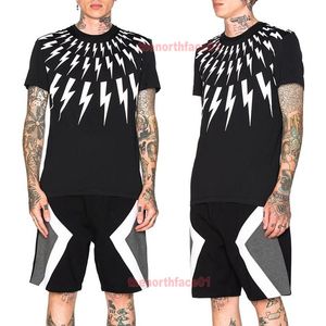 Diseñador de moda para hombre Camiseta Verano Nueva llegada Estampado geométrico Manga corta Negro Blanco Hombre Camisetas de algodón de alta calidad Tamaño S-2XL