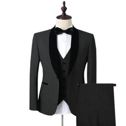 Nouvelle Arrivée Un Bouton Noir Marié Tuxedos Châle Revers Hommes Fête De Mariage Garçons D'honneur 3 pièces Costumes Veste Pantalon Gilet Cravate K164235S