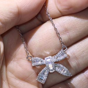 Nieuwe Collectie Originele Gloednieuwe Infinity Luxe Sieraden 925 Sterling Zilver Princess Cut White Topaz Diamond Lucky Chain Bow Pendan290M