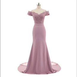 Nouvelle arrivée Pink V Neck Cap Sleve Vintage Lace Appliques Sirène perle Brides Bridesmaid Robes de fête Vestido de Festa 221L