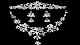 Nouvelle arrivée strass bijoux de mariée ensembles cristaux d'argent trois pièces colliers de mariage diadèmes couronnes et boucles d'oreilles pour la mariée Ac9490888