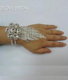 Nueva llegada pulsera nupcial romántica de cristal en Stock listo para enviar accesorio de boda cadena de mano joyería nupcial Real Po4013091