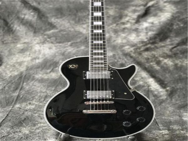 Nouvelle arrivée vendant une boutique personnalisée guitare électrique brillante finition noir ébène avec des fixations de frettes avec chrome har3283092