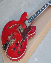 Nieuwe aankomst Topkwaliteit aangepaste winkel Tiger Flame Maple Model 335 met Tremolo Red Jazz Electric Guitar Semi Hollow Body Guitar8990568