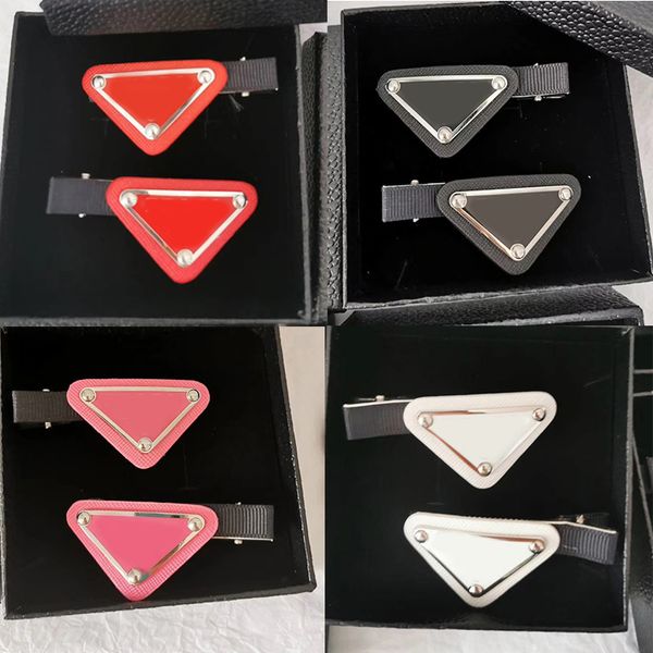 Nouvelle Arrivée Triangel Pince À Cheveux avec Timbre 4 Couleurs Femmes Lettre Triangle Barrettes De Mode Cheveux Accessoires pour Cadeau