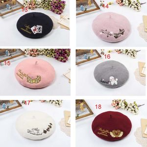 Nieuwe aankomsten Volwassen Snoep Kleuren Emboridery Letters Dieren Bloemen Caps Hoed All Match Baret Winter Warm Woolen Cap Hoed Meer 20 kleuren