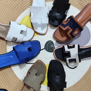 Nouveautés Célèbre Bradn Designer Sandales Femme Diapositives Sandales De Luxe En Daim En Cuir Véritable Pantoufle Plage Chaussures Décontractées Sandales Plage Femmes Confort Pantoufle Avec Boîte