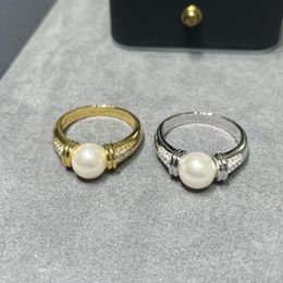 Nuevas llegadas de alta calidad 925 STERLING SIGLE NATURAL Cáscara de perla Ring para mujeres