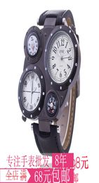 Nouveaux arrivages concepteurs émit-émités Europe explosive Hiphop Watch Compass Watch deux fuseaux horaires pour hommes Personnalité de ceinture en cuir double5367007