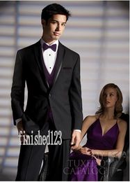 Nieuwe aankomsten Two Button Black Groom Tuxedos Notch Revers Groomsmen Beste Man Bruiloft Prom Diner Past (Jas + Broek + Vest + Tie) G5113