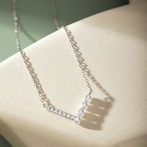 Nieuwkomers V-vormige creatieve 925 sterling zilveren schelp parelkettingen ketting voor dames meisjes kinderen