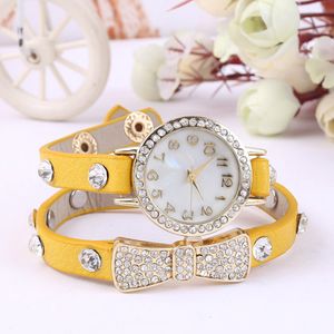 Nouveautés femmes montres en cuir vintage bracelet, set augout bowknot rivet bracelet femmes montres habillées, femmes montres-bracelets