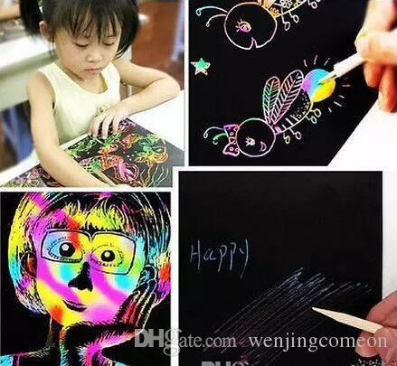 Novo Chegar 10 folhas 16k Colorido Scratch Art Paper Magic Painting Paper Plus Desenho Stick Kids Christmas Presente Toys