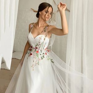 nieuwe aankomst geborduurde bloemen kleurrijke trouwjurk lieverd bandjes backless bruids verjaardag jurk lace up fairy bohemien vestidos de novia