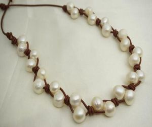 Nuevo Arriver Pearl Leather JewelleryHandwork White Color de agua dulce Collar de cuero negro 911 mm 100 Perlas reales2322630
