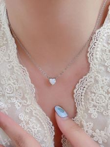 Nouveau collier de trésor australien, bijoux européen et américain, pendentif argenté, collier féminin de Peach Heart, petit et simple