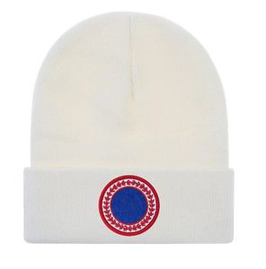 Nouveau automne et hiver Canada chapeau tricoté bonnet de luxe hommes et femmes unisexe logo d'oie brodé chapeaux mélangés de laine de haute qualité en plein air chaud sans bride B-10