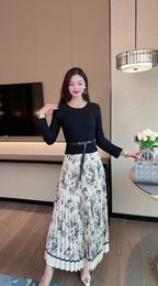New autumn and winter dress. High end, light luxury, fashionable, classic positioning, printed pleated dress, long skirt, woolen fabric splicing, SMLXL, with belt