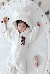 Nuevos peleles de otoño para recién nacidos, mono de lana para bebés y niñas, ropa blanca de invierno para niñas pequeñas 220D1079698