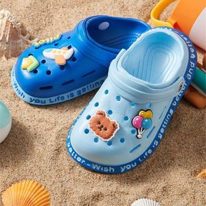Nieuwe babysandalen voor jongensmeisjes Cartoon Kinderschoenen Zomer Teuter Flip Flops Children Home Beach Zwemmen Slippers L2405