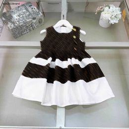 Nueva falda de bebé vestido de niña de diseño de empalme de verano Tamaño 110-160 ropa de diseñador para niños Botones dorados vestido de niño Jan20