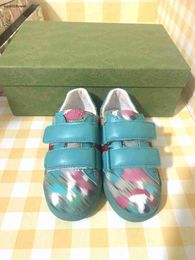 Nieuwe baby sneakers kleurrijke champignonpatroon kinderschoenen maat 26-35 hoogwaardige merkverpakking meisjes schoenen ontwerper jongens schoenen 24 mei