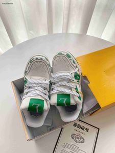 Nouvelles baskets pour bébé de haute qualité Chaussures vertes Taille 26-35 Boîte de marque Emballage Polka Dot Printing Filles Boys Casual Shoes 24may