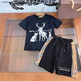 Nouveaux survêtements pour bébé Motif cerf imprimé Vêtements de marque pour enfants Taille 110-160 CM Enfant T-shirt et short à manches courtes 24Feb20