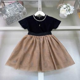 Nieuwe baby tracksuits Girls Dress Suit voor kinderen Designer Kleding Maat 90-150 cm Shiny Hot Diamond Fake Necklace T-shirt en kanten rok 24april
