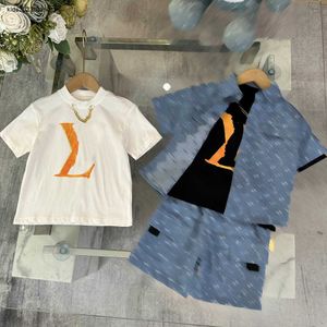 Nieuwe baby tracksuits voor kinderen designer kleding maat 90-160 cm metalen ketting decoratie korte mouwen shirt ronde nek t-shirt en denim shorts 24May