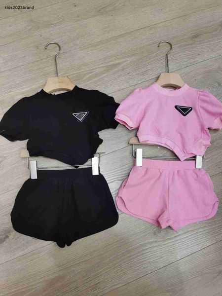 Nouveaux survêtements pour bébés Design minimaliste de couleur unie pour enfants Costume à manches courtes Taille 100-150 T-shirt et short pour enfants de créateur Jan10