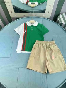 Nieuwe baby tracksuits Summer Boys Polo Shirt Set Maat 100-150 cm Kinderontwerper Kleding Splicing Design T-shirts en shorts 24 May