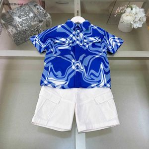 Nouveau bébé deux pièces ensemble survêtements pour enfants Taille 100-150 vêtements de marque pour enfants Chemise et short pour garçons à rayures bleues dégradées 24Feb20